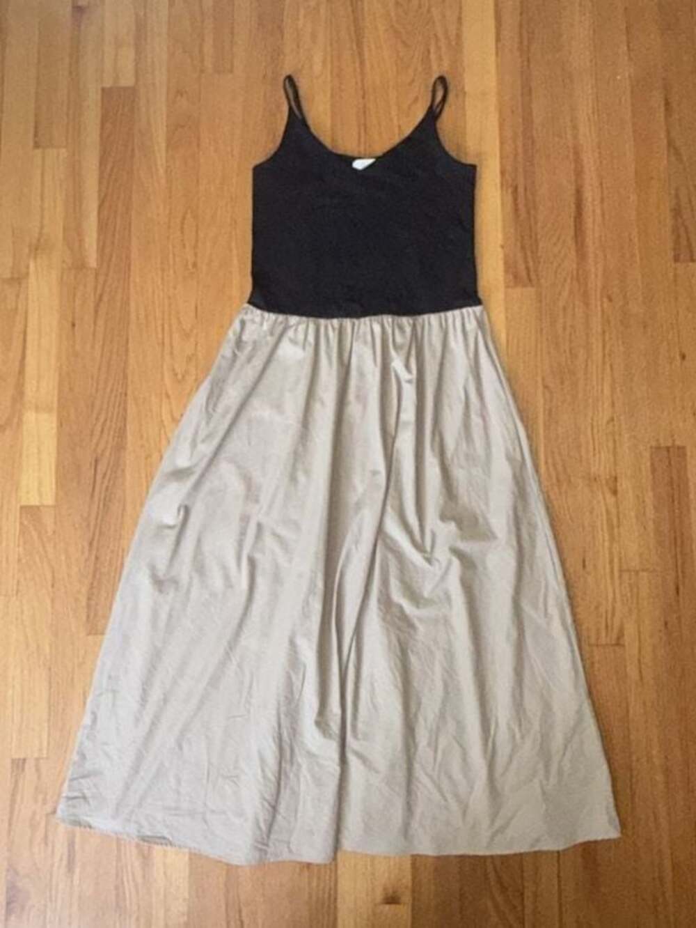 WAYF Black and Beige Midi Dress Size M